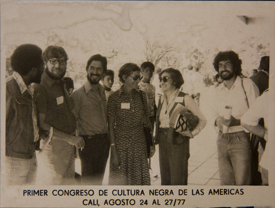 Asistentes al Primer Congreso de la Cultura Negra de las Américas. De izquierda a derecha: Edgardo Cayón Almeno, Francisco Ortiz, Angelina Pollak Elzt, Nina S. de Friedemann y Oscar Olarte.