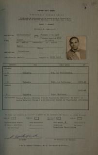 Formulario de registro académico de Manuel Zapata Olivella, diligenciado el 4 de febrero de 1960 para cursar Gramática Descriptiva en la Facultad Seminario Andrés Bello del Instituto Caro y Cuervo. El documento contiene la firma del escritor. 