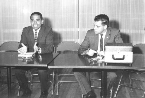 Manuel Zapata Olivella en un evento organizado, probablemente, por la revista Letras Nacionales, mayo de 1965. 