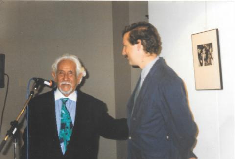 El fotógrafo Leo Matiz y Juan Luis Mejía Arango, en ese entonces director general del entonces Instituto Colombiano de Cultura (Colcultura), en el Festival Biarritz Amérique Latine, Francia, edición de 1995 (26 al 30 de septiembre) en la cual Colombia fue el país invitado.