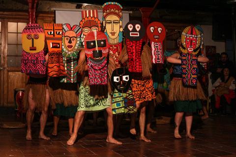 Nagó, el navegante, El Palenque de Delia, Conjunto de Tradiciones Populares