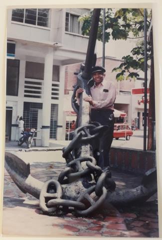 Manuel Zapata Olivella en el centro de Buenaventura