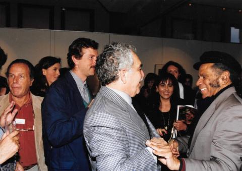 Gabriel García Márquez y Manuel Zapata Olivella, atrás se encuentran Juan Luis Mejía, entonces director general del entonces Instituto Colombiano de Cultura (Colcultura), y Alejandra Matiz en el Festival Biarritz Amérique Latine, Francia, edición de 1995 (26 al 30 de septiembre) en la cual Colombia fue el país invitado. Manuel Zapata Olivella en el Festival Biarritz Amérique Latine, Francia, edición de 1995 (26 al 30 de septiembre) en la cual Colombia fue el país invitado. Zapata Olivella recibió en el even