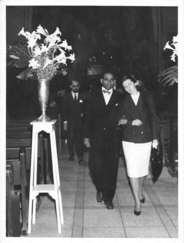 Manuel Zapata Olivella y Rosa Bosch en su boda, ca. 1960.