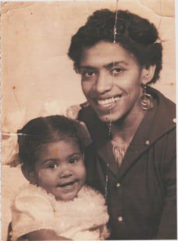 Delia Zapata Olivella y su hija Edelmira Massa Zapata.