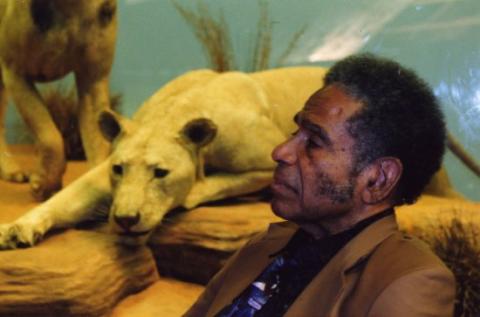 Manuel Zapata Olivella en el Museo de Historia Natural de Chicago, septiembre de 1996.