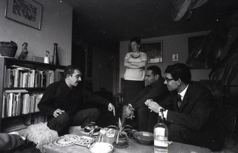 Gabriel García Márquez, Rosa Bosch y Manuel Zapata Olivella en Bogotá. Foto: Nereo López.